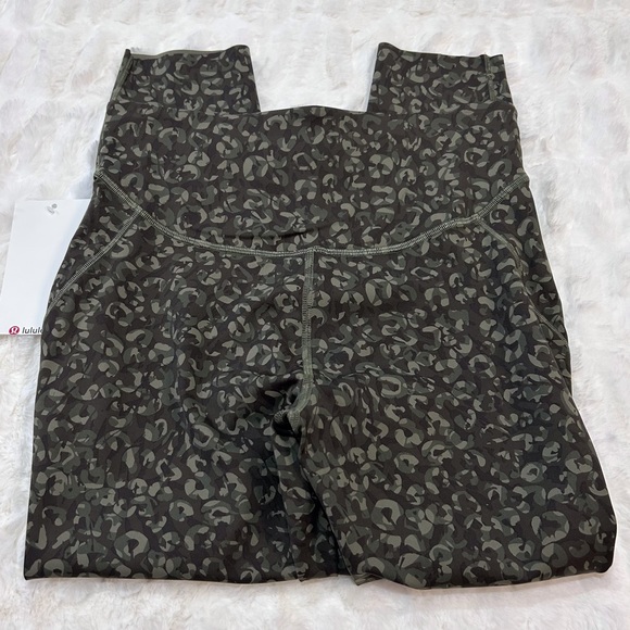 NWT Lululemon Base Pace HR Crop 23” - Picture 8 of 13